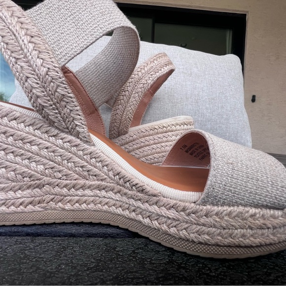 SZ7.5 Mia Cream Brittni Espadrille Wedge Sandals with Wide Straps with elastic. - Picture 13 of 16